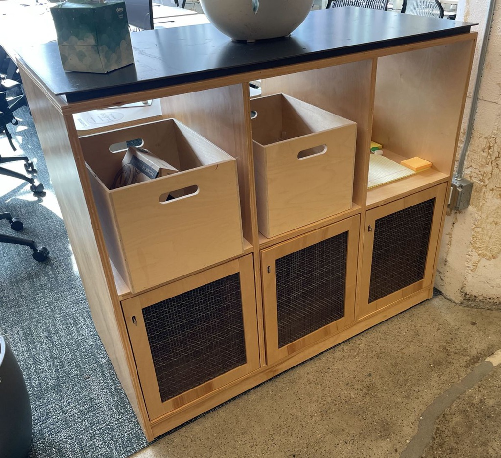 Cubby shelves w/bottom doors