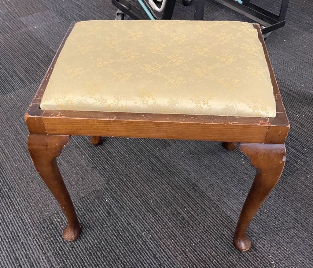 Small bench/foot ottoman