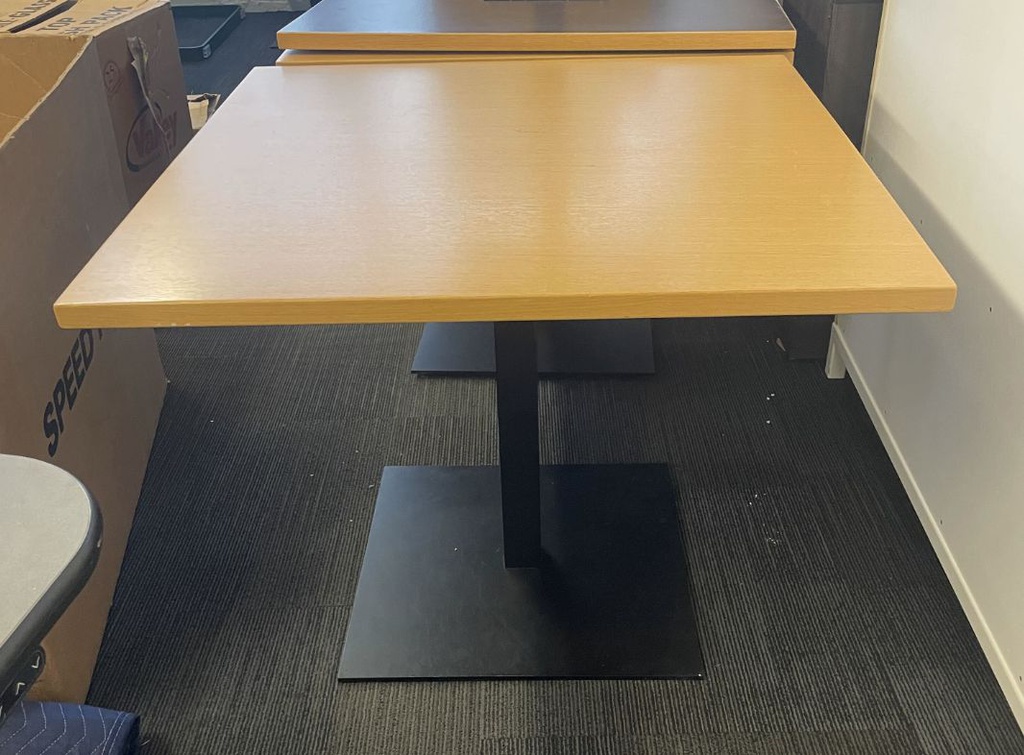 Square wood top table (gloss finish)