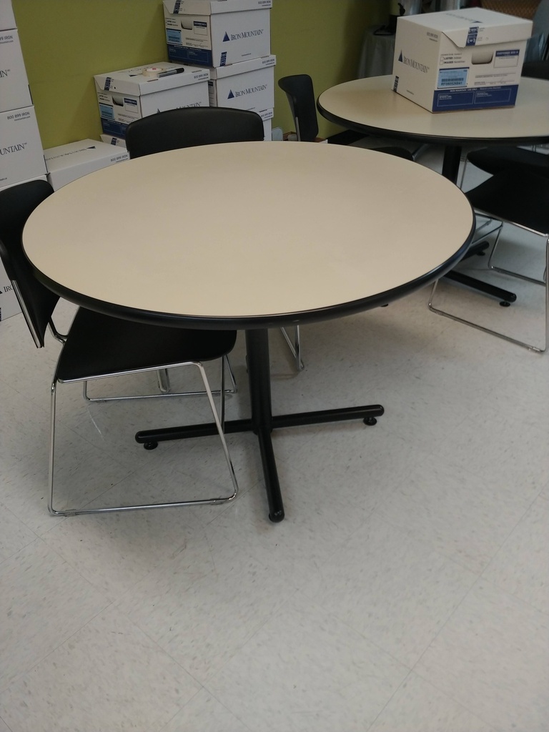 40" Round Meeting Table