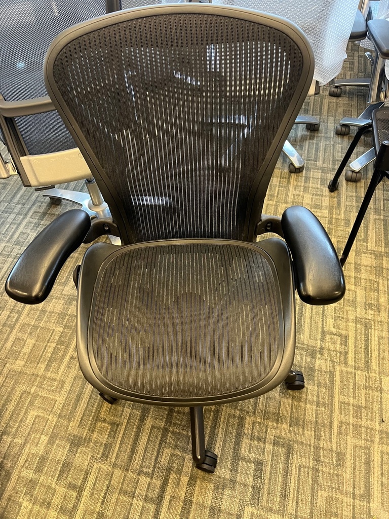 Black Low Back Task Chair