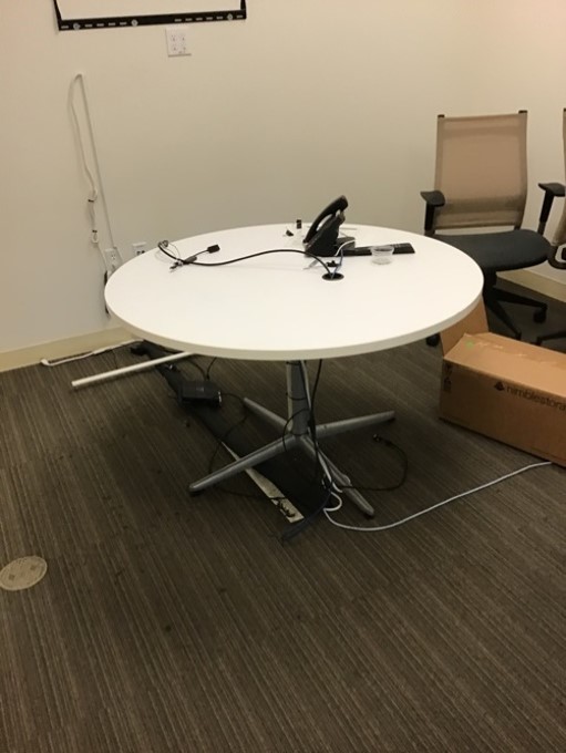 White Round Table (4’W x 29”H)