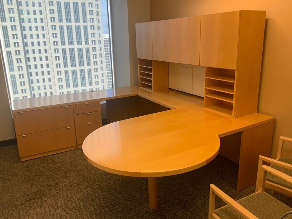 Executive "U" Group - "P" Top Desk w/ Freestanding Hutch, Tackboards, Task light, Surface Storage Tower Desk, Center Drawer, Credenza w/ Double Lateral File &amp; BBF, Left Hand - Light Maple