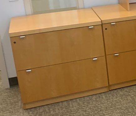 Executive "L" Group - "P" Top Desk w/ Freestanding Hutch, Tackboards, Task light, Surface Storage Tower Desk, Center Drawer, Return Surface w/ Double Lateral File &amp; BBF, Left Hand - Light Maple