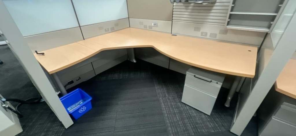 **LH Crank Height Adjustable L-Shape w/BF Ped - Veneer Maple/Grey (Floor 4)