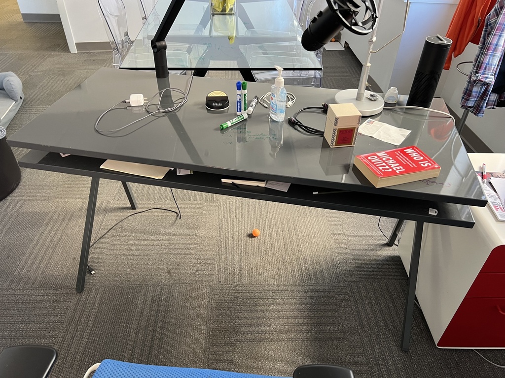Black tinited desk