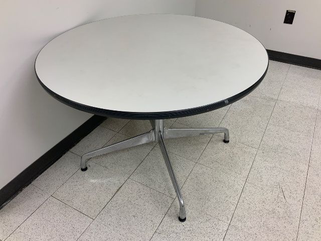 Break Room Table, 36"R, Contemorary, Laminate Top, "X" Base