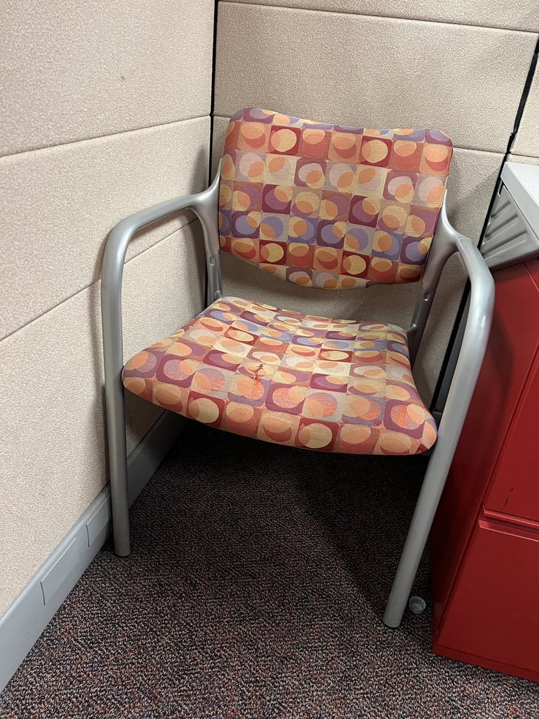 CIRCLE./SQUARE SIDE CHAIR