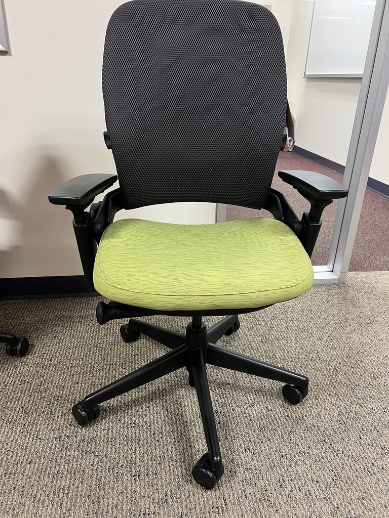 GREEN SEAT OFFICE CHAIR