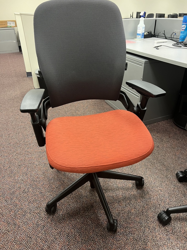 RED SEAT OFFICE CHAIR