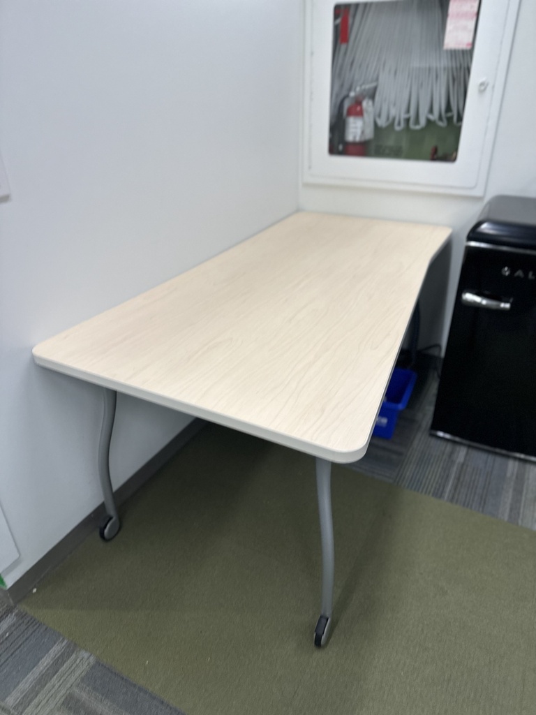 free standing tables