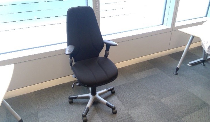 TASK CHAIR