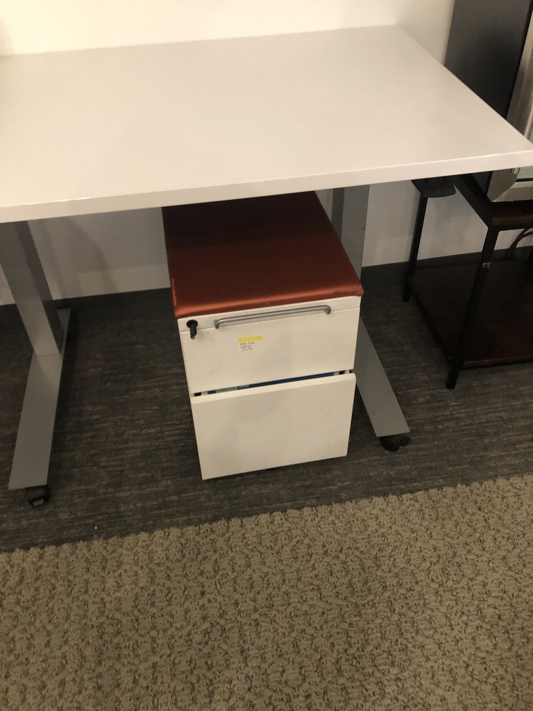 Pedestal - Metal