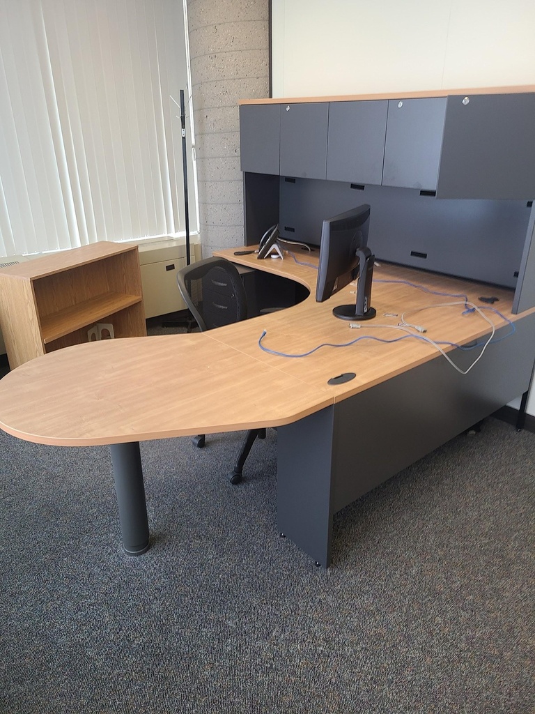 Office suite - 90" x 76" x 65" tall