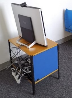 Side table, blue | Mesa auxiliar, azul