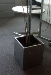 Metal pot, square, silver | Maceta de metal, cuadrada, plateada