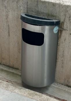 Ashtray, stainless steel | Cenicero, acero inoxidable