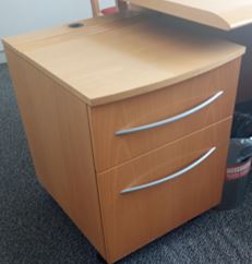 Wooden pedestal | Pedestal de madera