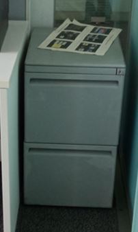 Pedestal, metal | Pedestal metálico