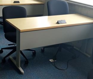 Desk, metal and wood | Escritorio, metal y madera