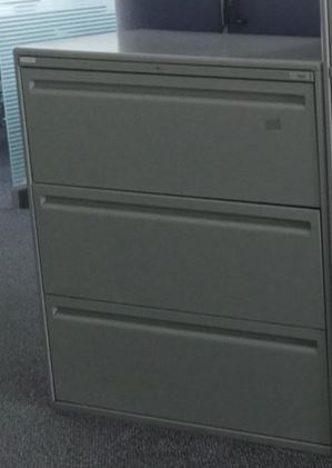 Metal filing cabinet, 3-drawers, black | Archivador de metal, 3 cajones, black