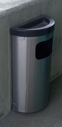 Ashtray, stainless steel | Cenicero, acero inoxidable