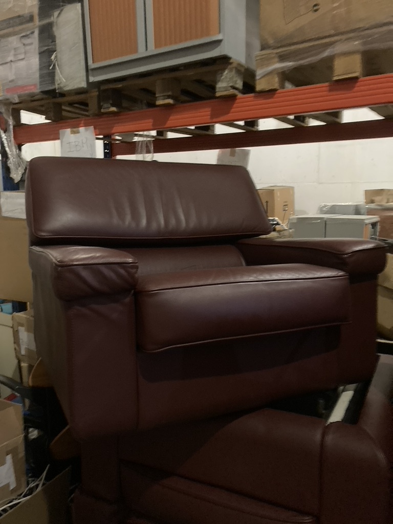 Leather sofa, burgundy | Sofá de couro, bordô