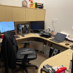 [#E6-49] L-shped with shared d top and hutches