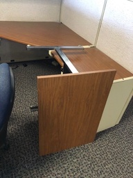 [#C5-81] free standing table, mtl Woodgrain top