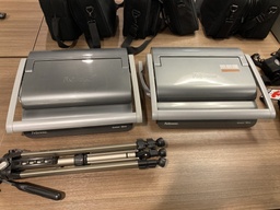 [#L1-2] Camera Tripod