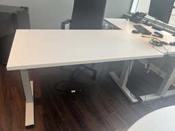 [#E10-98] TABLE, SIT-TO-STAND