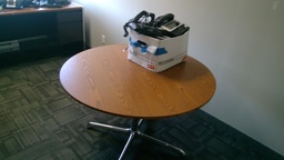 [#C5-21] Maple Round Table