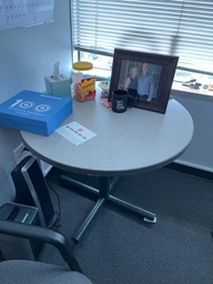 [#C5-57] ROUND TABLE