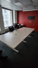 [#C7-9] Meeting table