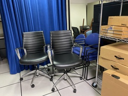 [#B13-81] Black Leather Task Chair