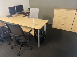 [#E8-25] Private office suite, 7x6'