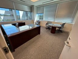 [#E8-6] Private Offices