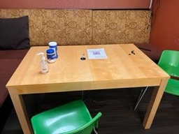 [#C5-113] Wood Table - 3'X5'