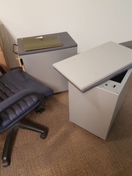 [#D16-32] Pedestal (broken)