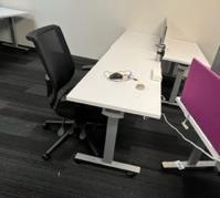 [#E10-101] mobile table /24" x 48"/ no screens