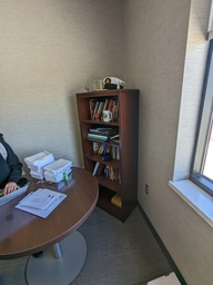 [#D4-30] small bookshelf 5-high (2'x1'x4.5')