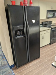 [#G10-98] refridgerator (3'x3'x6)