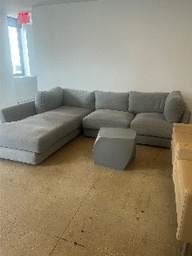 [#B7-11] Grey Sectional &amp; Table