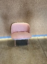 [#B12-24] Pink Chair