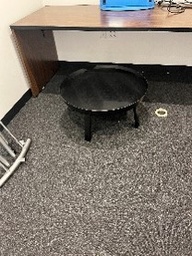 [#C11-48] Short Round Black Table