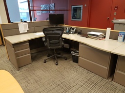 [#A3-32] Teknion Workstation - 8'x6'