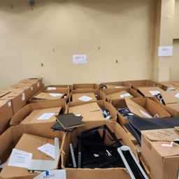 [#I2-29] Steelcase brackets in Speed pack 