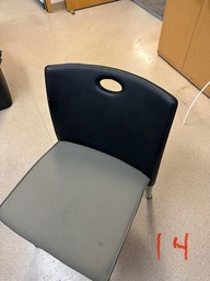[#B4-14] Chaise empilable