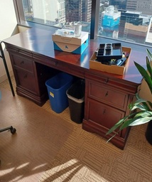 [#E4-36] Desk 6’