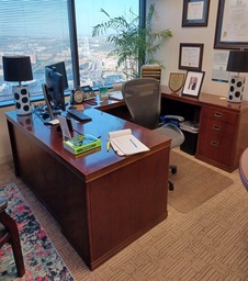 [#E7-56] Rh U-Desk 6’ X 9’